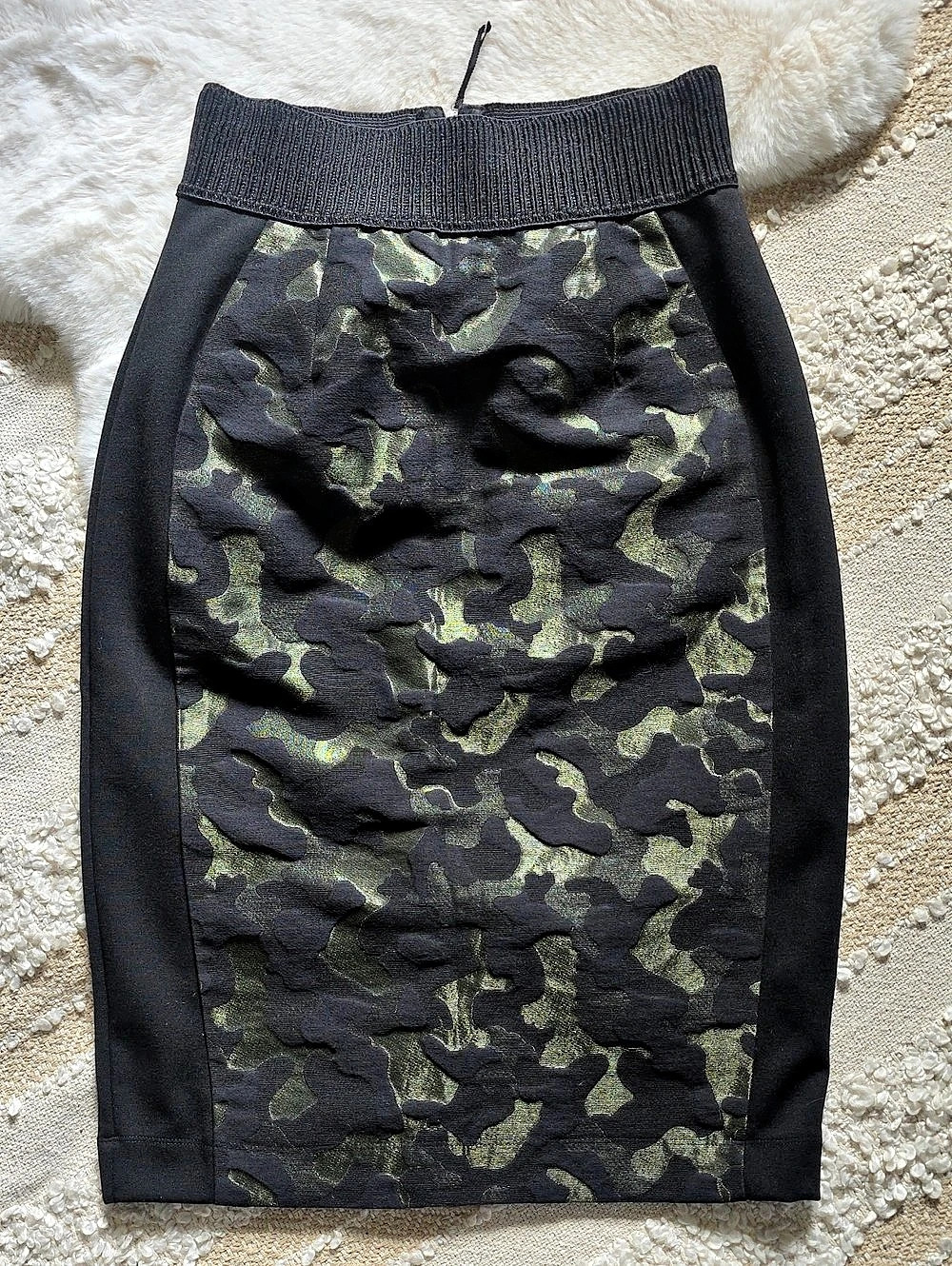 Maeve Anthropologie Camo Mini Pencil Bodycon Skirt in Black & Green Size 8